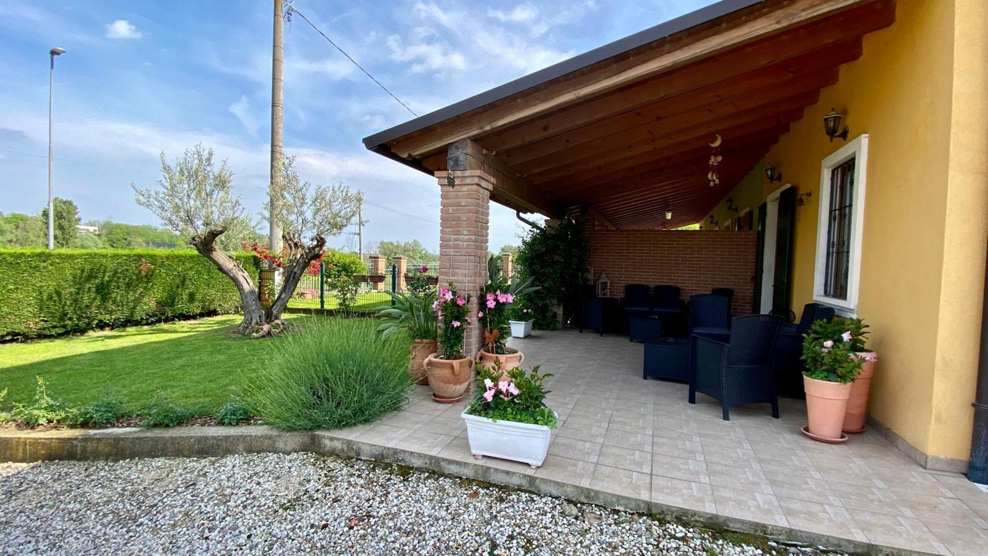 B&B Civico 61 Pastrengo Kültér fotó